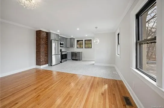 504 Ashford Ave #1W — Photo 6