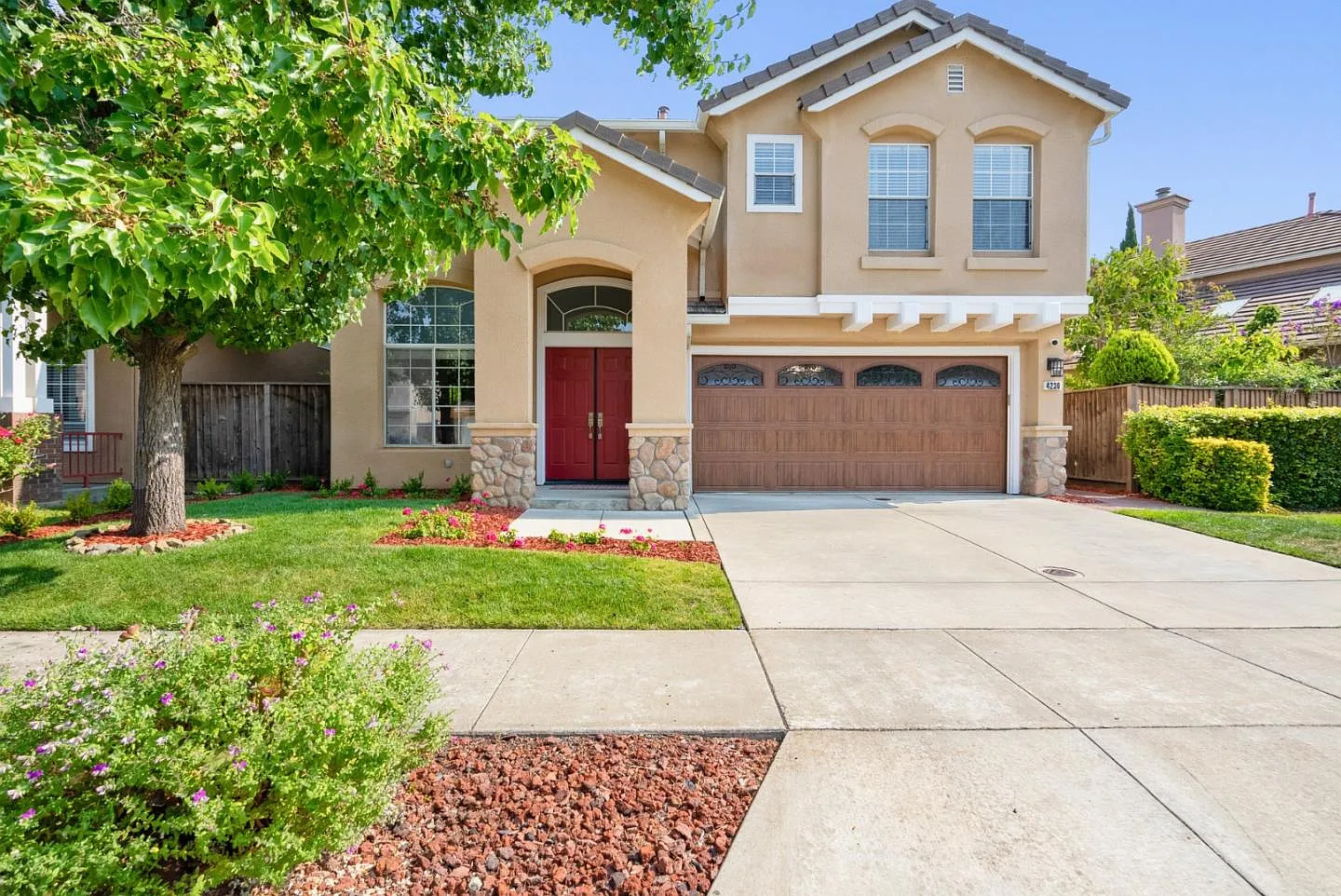 4230 Verdigris Cir photo 1