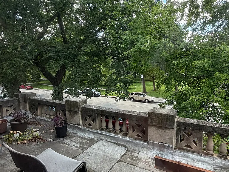 3118 W Palmer Blvd #2F — Photo 5