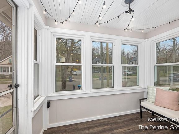 3rd image of 1033 Woodrow Ave NW