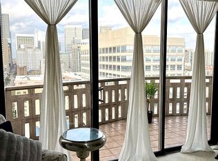 2016 Main St APT 1817, Houston, TX 77002