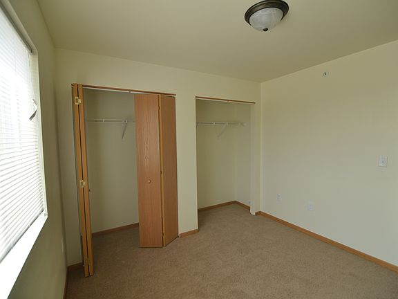 4th image of 104 Gardens Ct APT 2