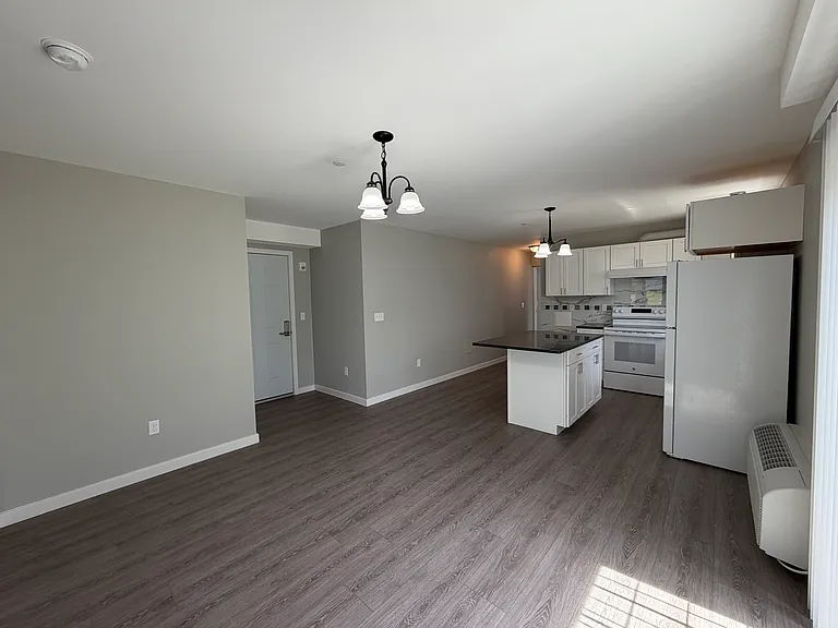 30-32 Osborne St #1 — Photo 6
