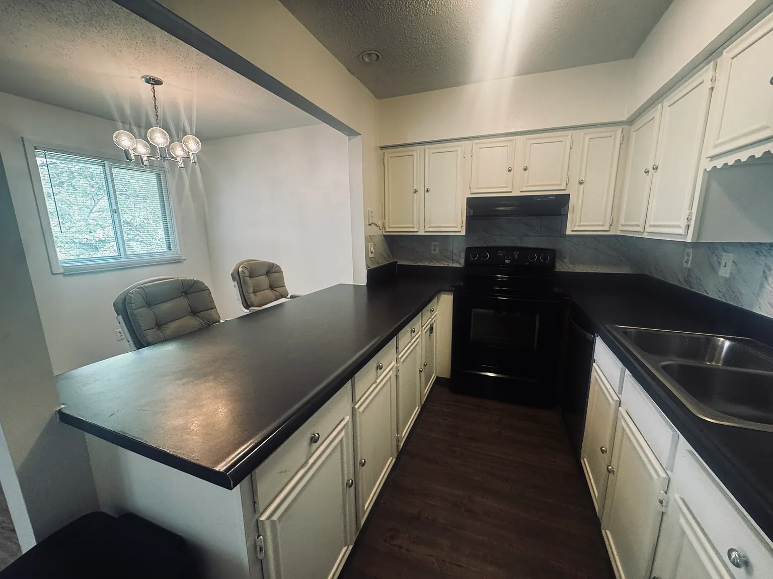 2 bed, 1.5 bath, 1020 sqft, $1,295 — Photo 4
