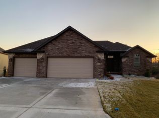 844 E Beechwood Rd, Nixa, MO 65714