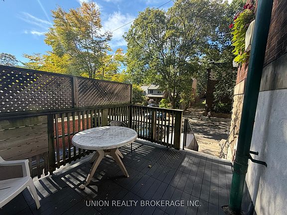 4th image of 73B Willow Ave