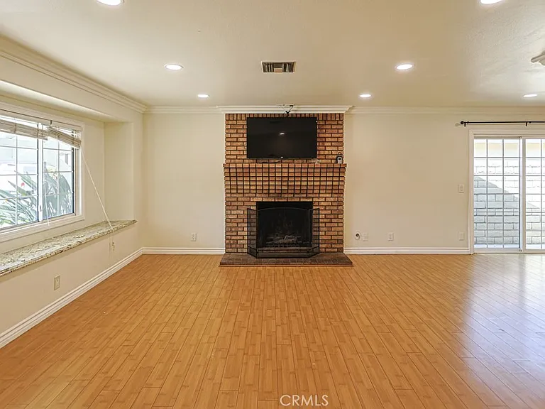 11851 Wisteria Ave — Photo 4