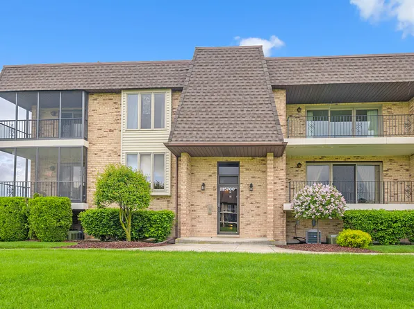 15700 Foxbend Ct APT 2S, Orland Park, IL 60462