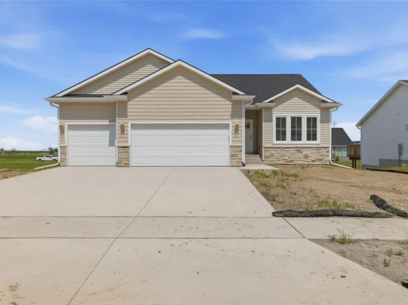 515 NW Georgetown Dr, Waukee, IA 50263