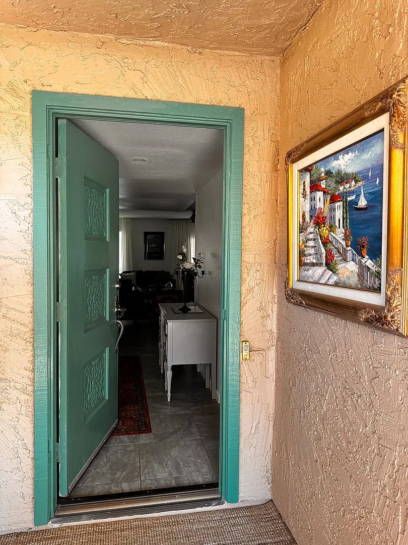 Check out this lovely 3 bed 2 bath home for the Fall Season. Rental Available Now through Novembe... — Photo 4