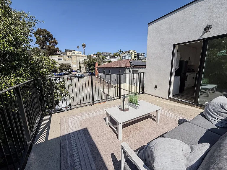2519 Columbia Street — Photo 21