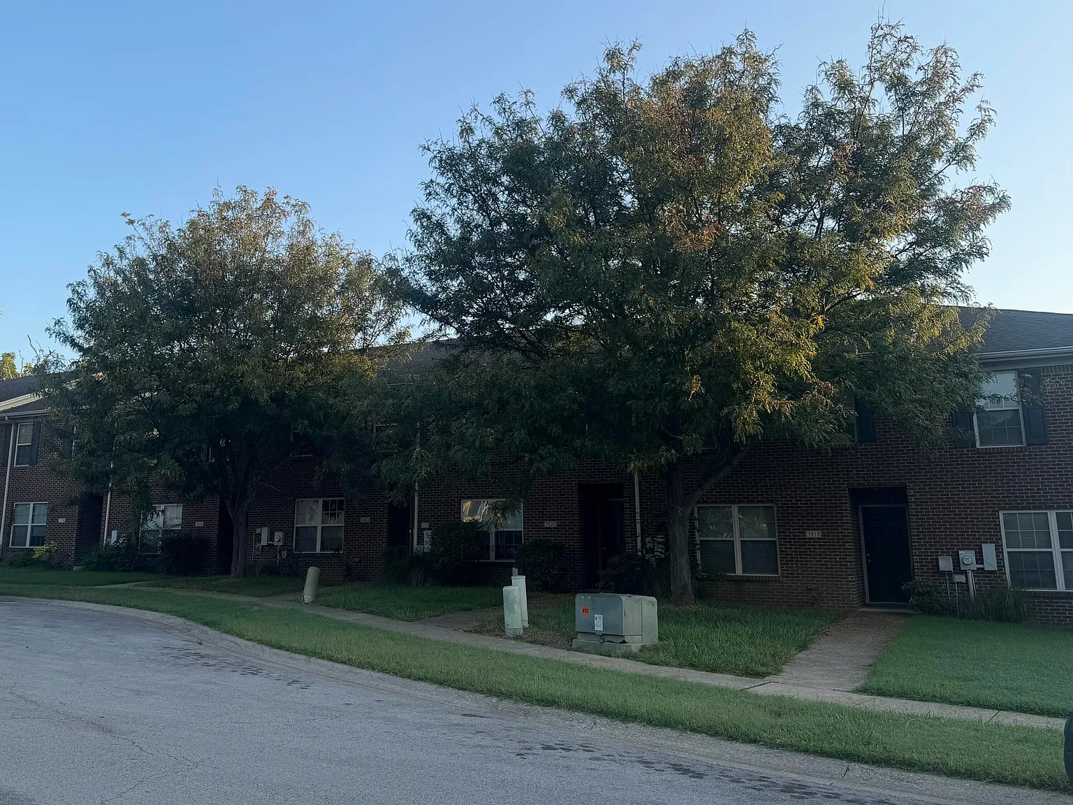 3 bed, 2.5 bath, 1425 sqft, $1,495 — Photo 3