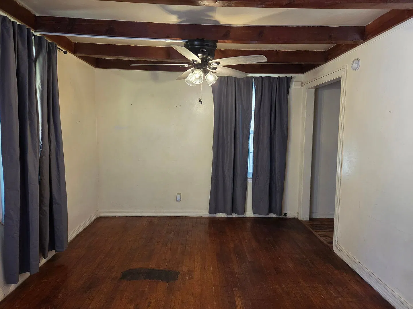 Three Bedroom Pet Friendly Home! — Photo 4