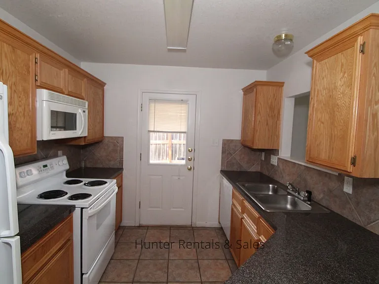 3509B Dustin Ct — Photo 15