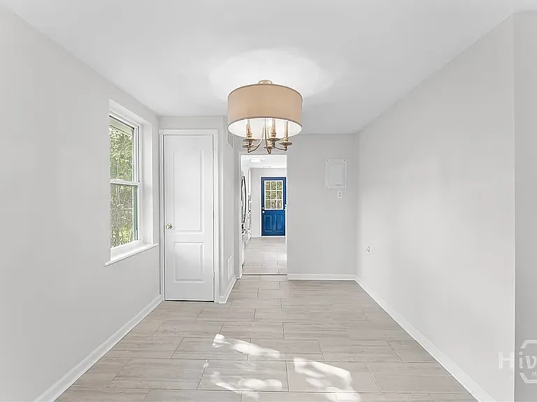 1117 E 41st St — Photo 3