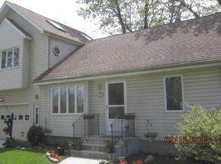 9 Lucille Dr, Cheektowaga, NY 14225