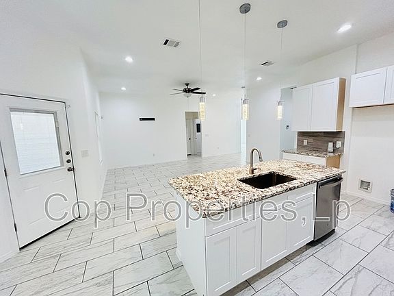 5th image of 515 S San Gabriel Ave