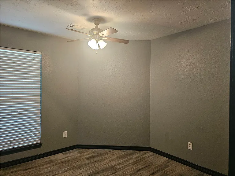 19738 Swan Valley Dr — Photo 14
