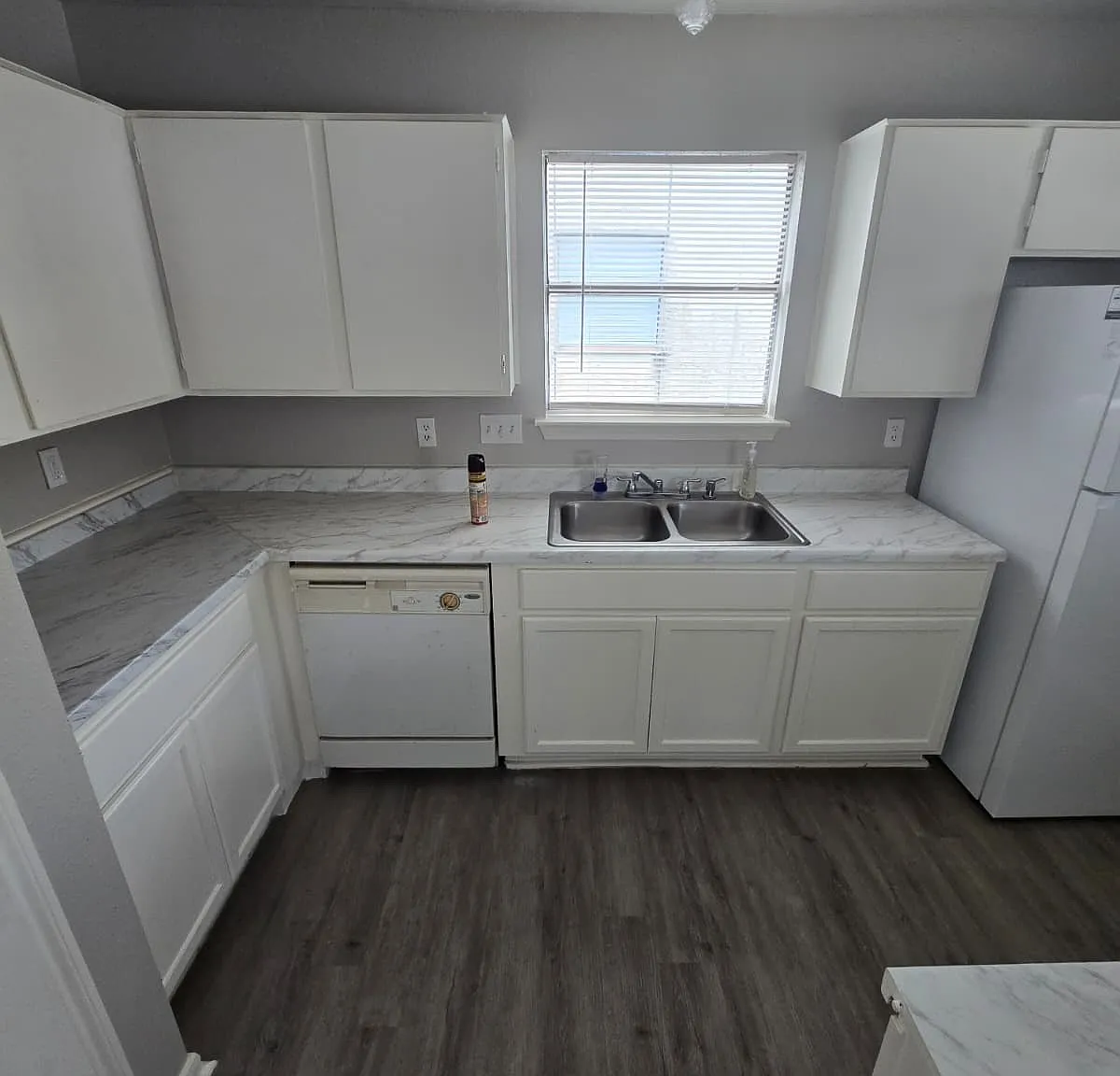 3221 Hirschfield Rd — Photo 2
