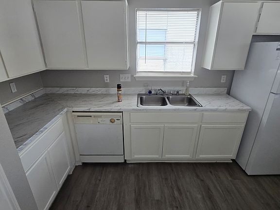 2nd image of 3221 Hirschfield Rd APT D
