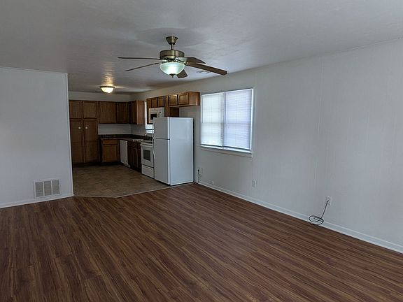 3rd image of 4512 Navajo St