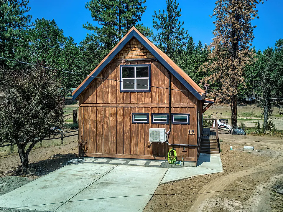 117 Lake Way