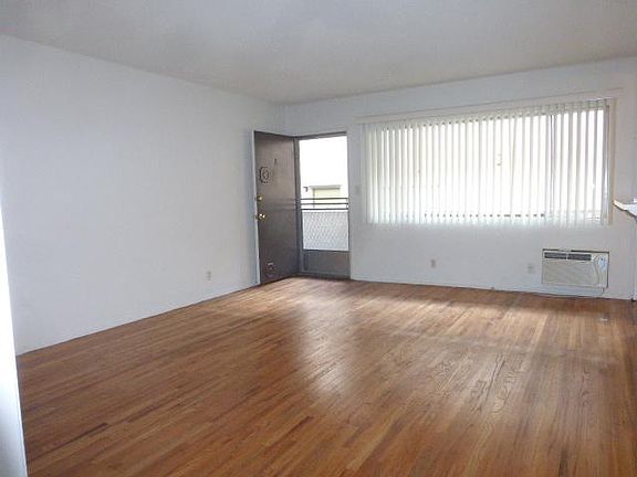 2nd image of 1622 Grismer Ave APT B
