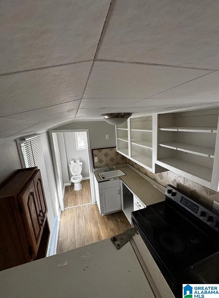 1 bed, 1.0 bath, $500 — Photo 3