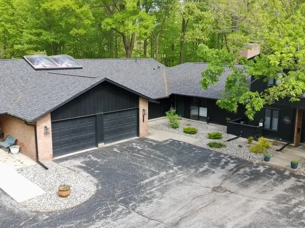 3410 N Bent Oak Dr, Midland, MI 48640