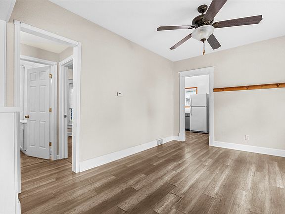4th image of 2405 E 9th St