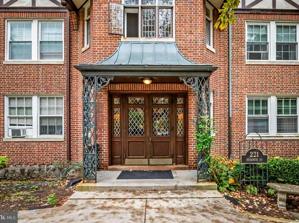 221 Ridgemede Rd Unit 305, Baltimore, MD 21210