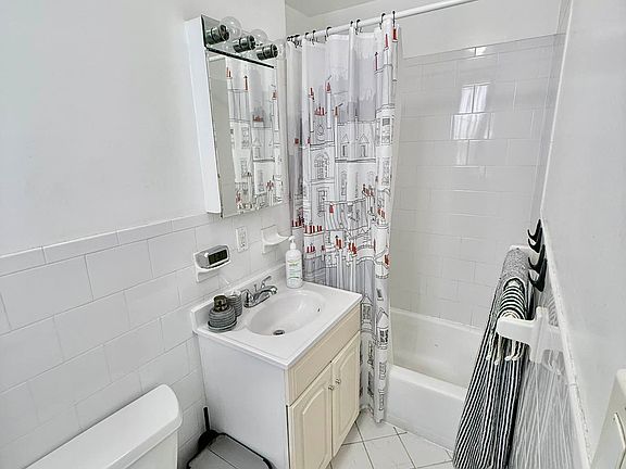 3rd image of 141 E 95th St #4S