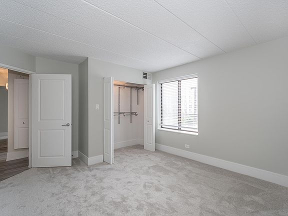 5th image of 637 E Woodland Park Ave