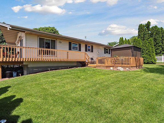 4th image of 3209 Crabapple Ln