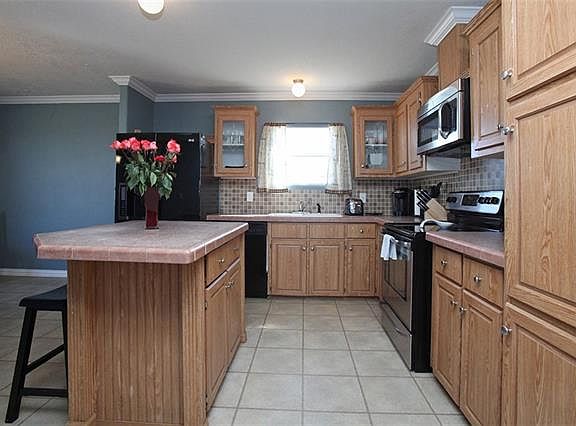 3rd image of 232 Winding River Cir