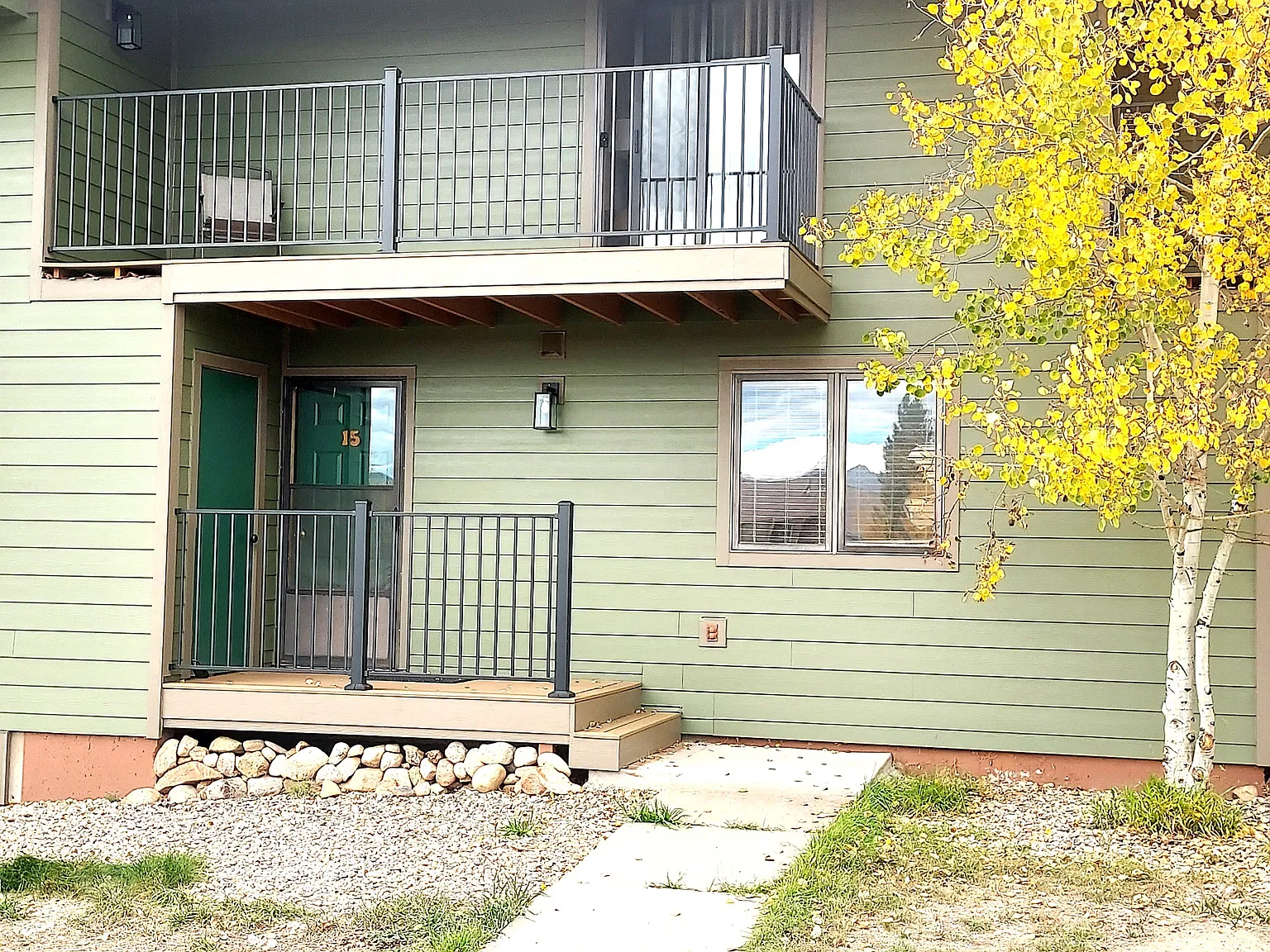 3 bed, $1,800 — Photo 1