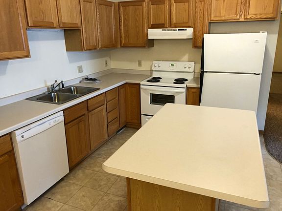 3rd image of 5656 Gables Dr #1