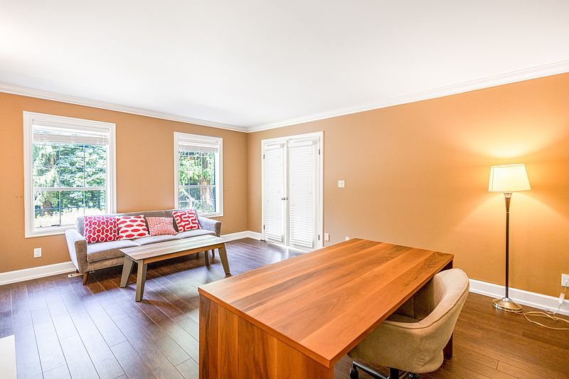 Surrey House for rent - 8 Bedrooms — photo 10