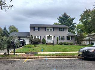 7 Mulberry Ln, Edison, NJ 08820