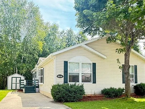 504 Chesapeake Ct, Traverse City, MI 49686