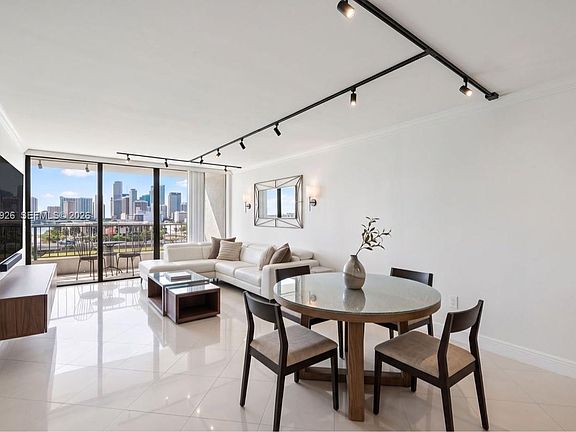 5th image of 555 NE 15th St APT 11J