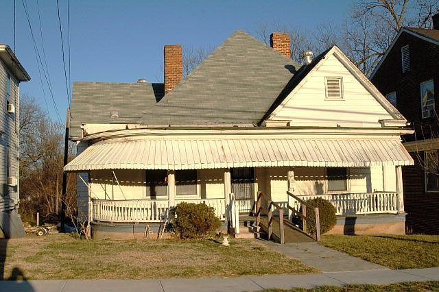 1st image of 709 Jefferson St
