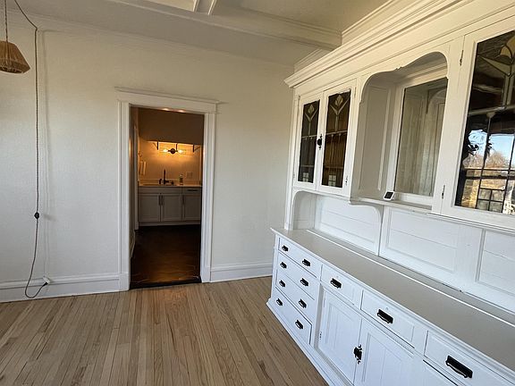 3rd image of 2632 N Prospect Ave #11114643