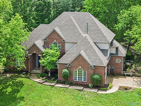 3rd image of 9892 E Shadowlake Dr