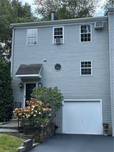 565 Quaker Ln APT 51, West Warwick, RI, 02893