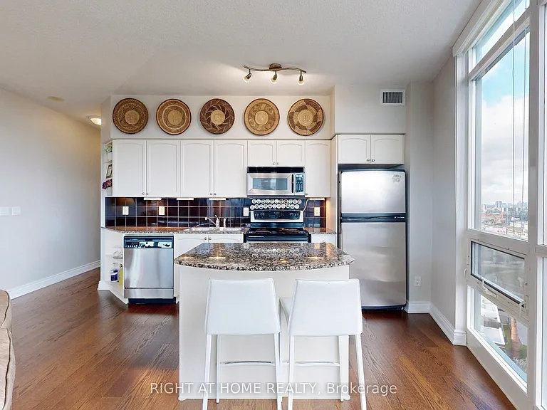 231 Fort York Blvd #2309 — Photo 7