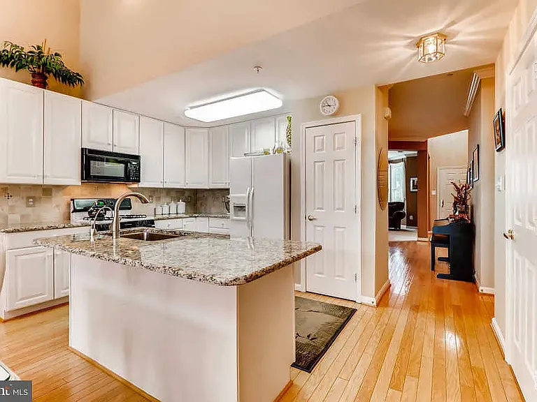 Kitchen, No.1