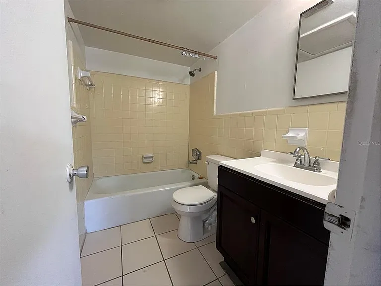 1014 E South St #16 — Photo 9