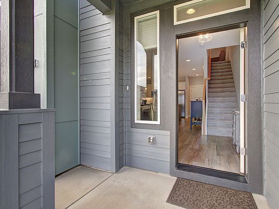 2nd image of 10813 NE 119th Pl