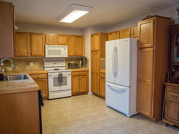 4th image of 307 Fazio Ct